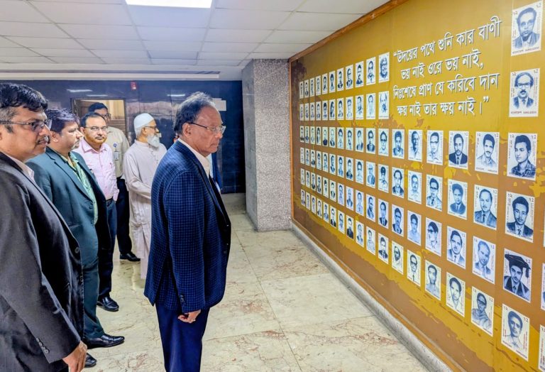 সেবা জনগণের দোরগোড়ায় পৌঁছে দিতে ডাক বিভাগ কাজ করবে – ফকির মাহবুব আনাম