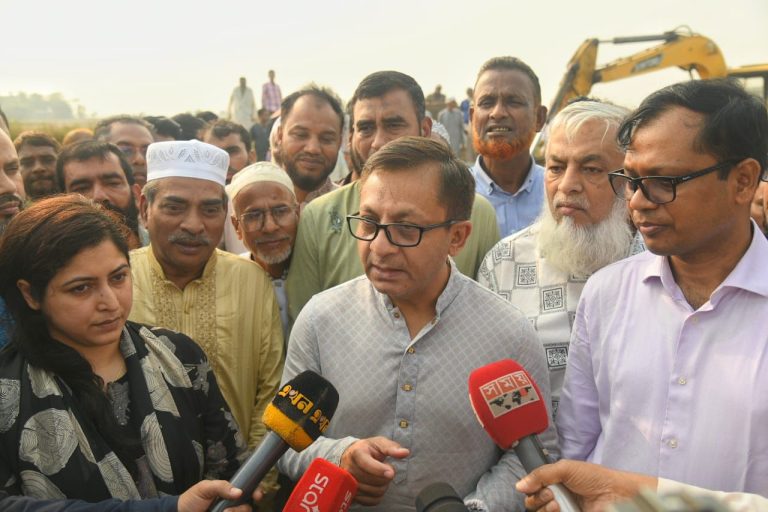 কৃষি উৎপাদন বাড়াতে সরকার বিশেষ গুরুত্ব দিচ্ছে: বাণিজ্যমন্ত্রী