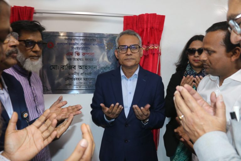 যাত্রীদের যাতায়াত নির্বিঘ্ন ও স্বাচ্ছন্দ্যময় করতে সরকার সর্বোচ্চ গুরুত্ব দিচ্ছে – নৌপরিবহন প্রতিমন্ত্রী