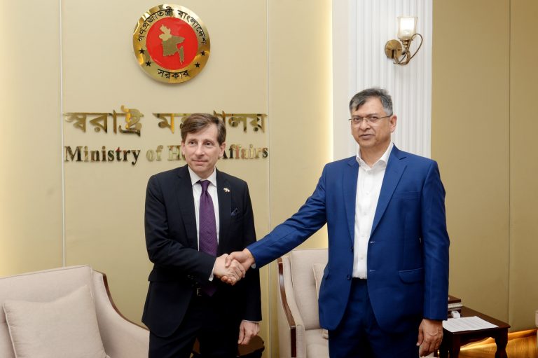 পুলিশের সংস্কার ও সক্ষমতা বৃদ্ধিতে ফ্রান্সের সহযোগিতা চাইলেন স্বরাষ্ট্রমন্ত্রী