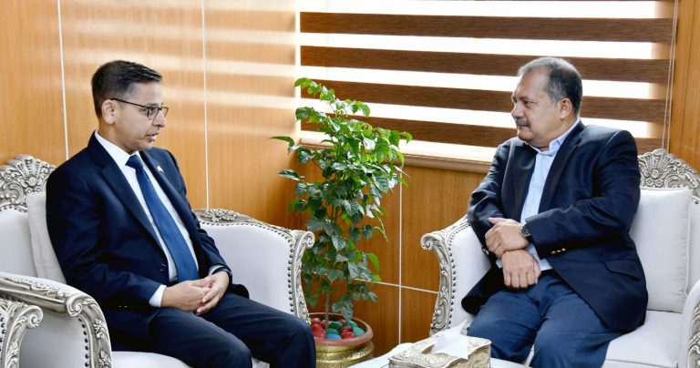 তথ্য ও সম্প্রচার মন্ত্রী সাথে ভারতীয় হাইকমিশনারের সাক্ষাৎ