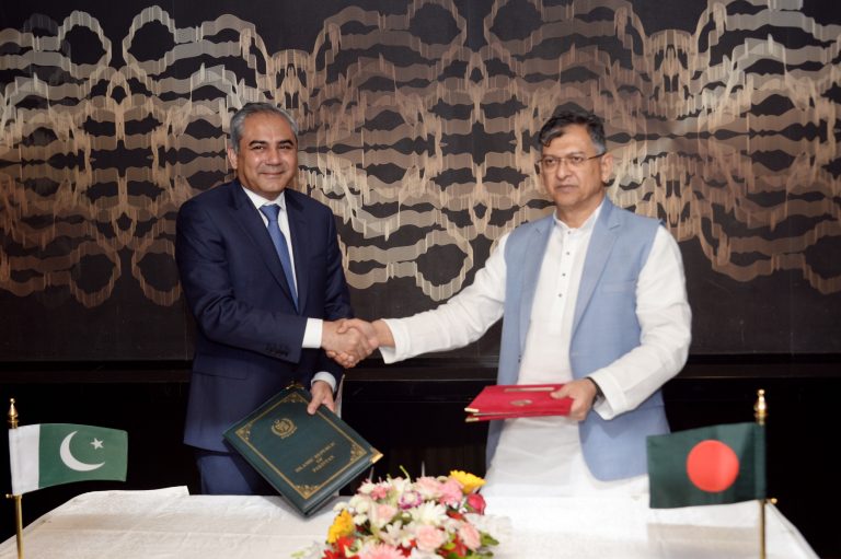 মাদক পাচার রোধে পাকিস্তানের সাথে সমঝোতা স্মারক স্বাক্ষরিত